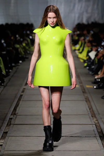 Look 50